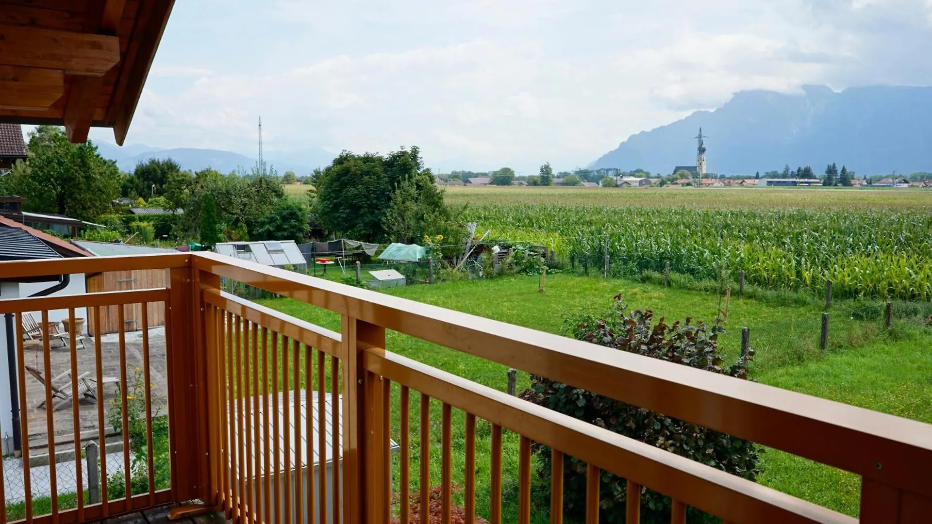 בית נופש איינרינג Ferienhaus Am Weitfeld - Ruheoase Mit Garten & Bergblick Nahe Salzburg